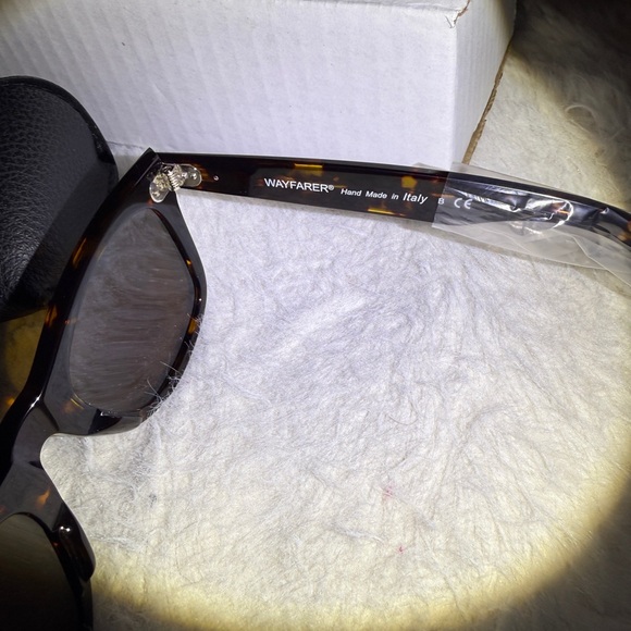 Ray-Ban Tortoise Shell Sunglasses - Picture 4 of 7